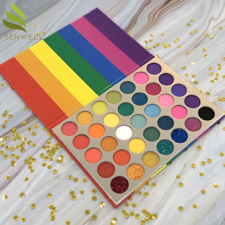 カラフルなハイピグメントアイシャドウ